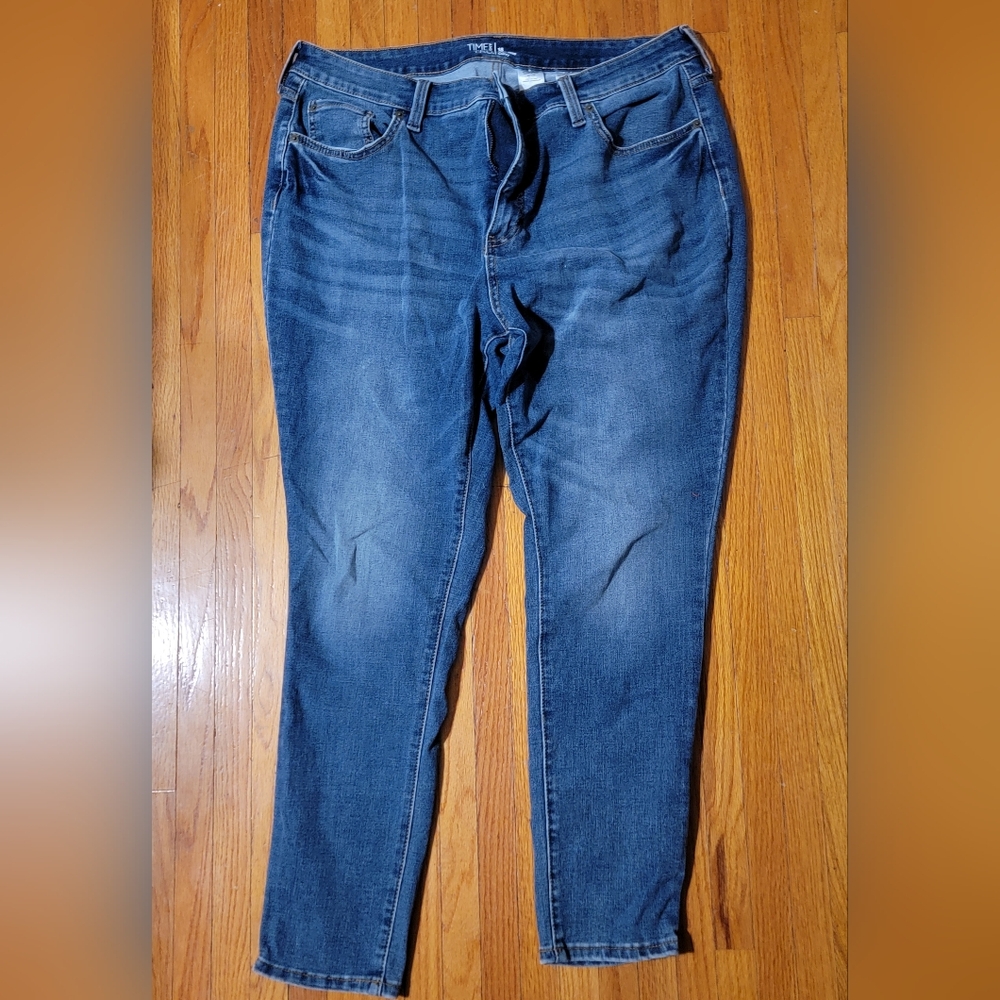 Time and Tru High Rise Curvy Size 18 Jeans